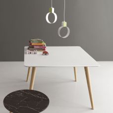 Design table 300